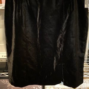 Black Velvet-look Skirt